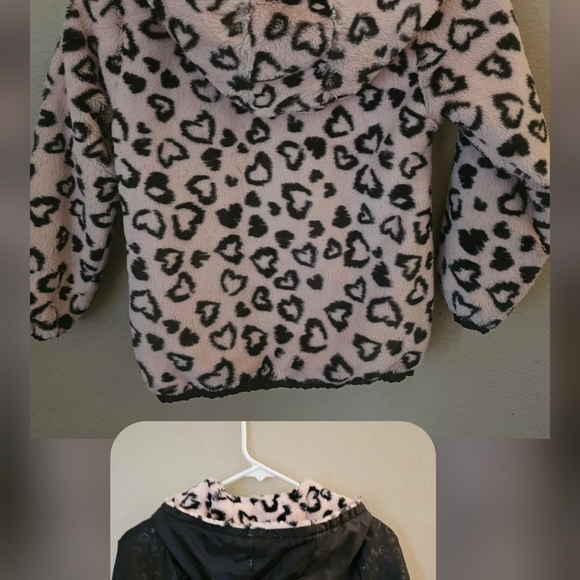 Betsey Johnson Kids Reversible Puffer Jacket with Heart Pattern - Picture 2 of 12